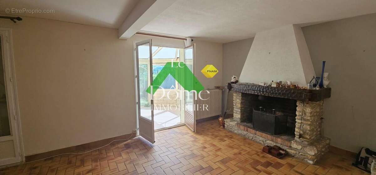 Maison à VILLENEUVE-LES-SABLONS