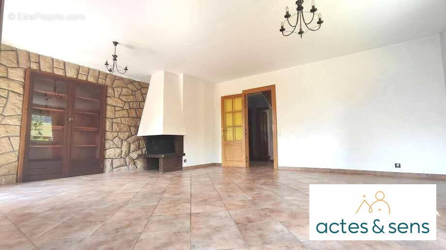 Maison à SAINT-JEOIRE-PRIEURE