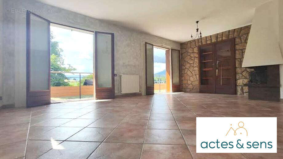 Maison à SAINT-JEOIRE-PRIEURE