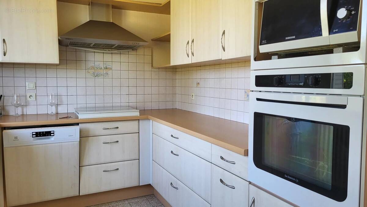 Maison à ROMANECHE-THORINS