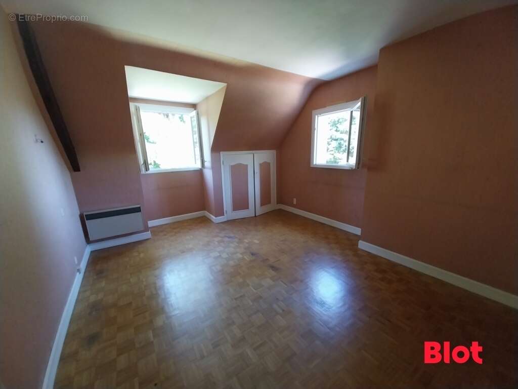 Maison à MINIAC-MORVAN