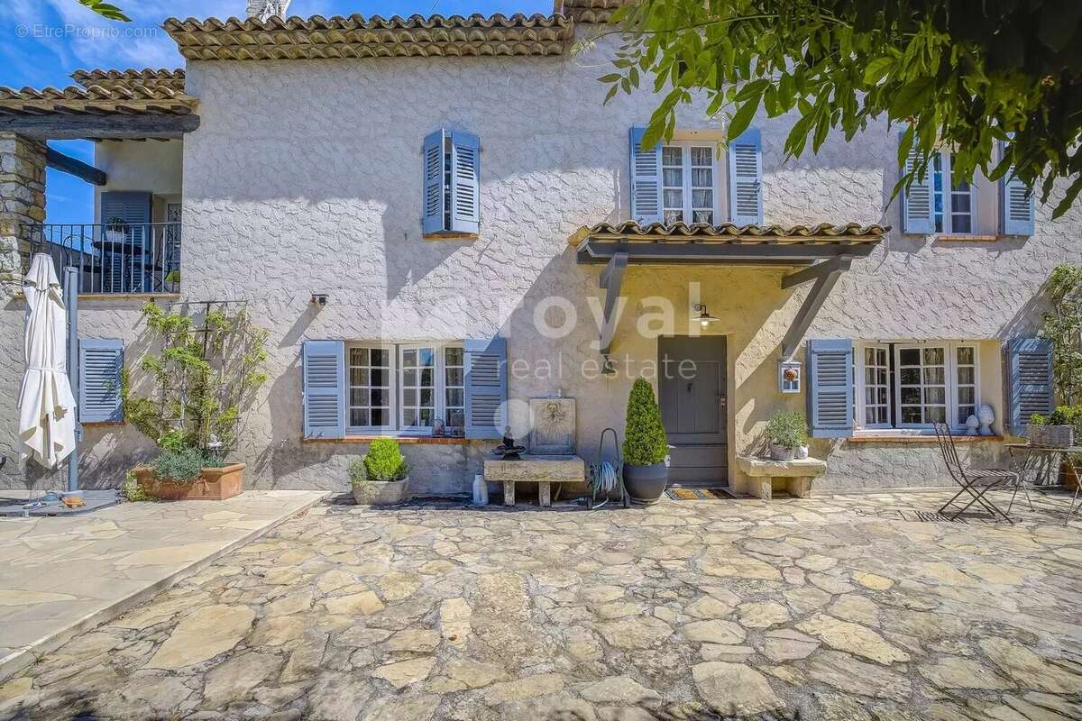 Maison à MOUGINS