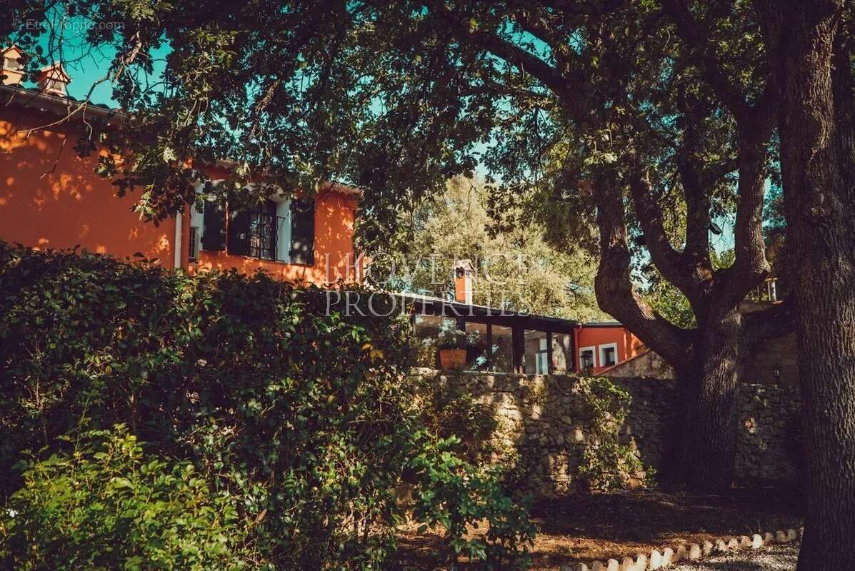 Maison à BESSE-SUR-ISSOLE