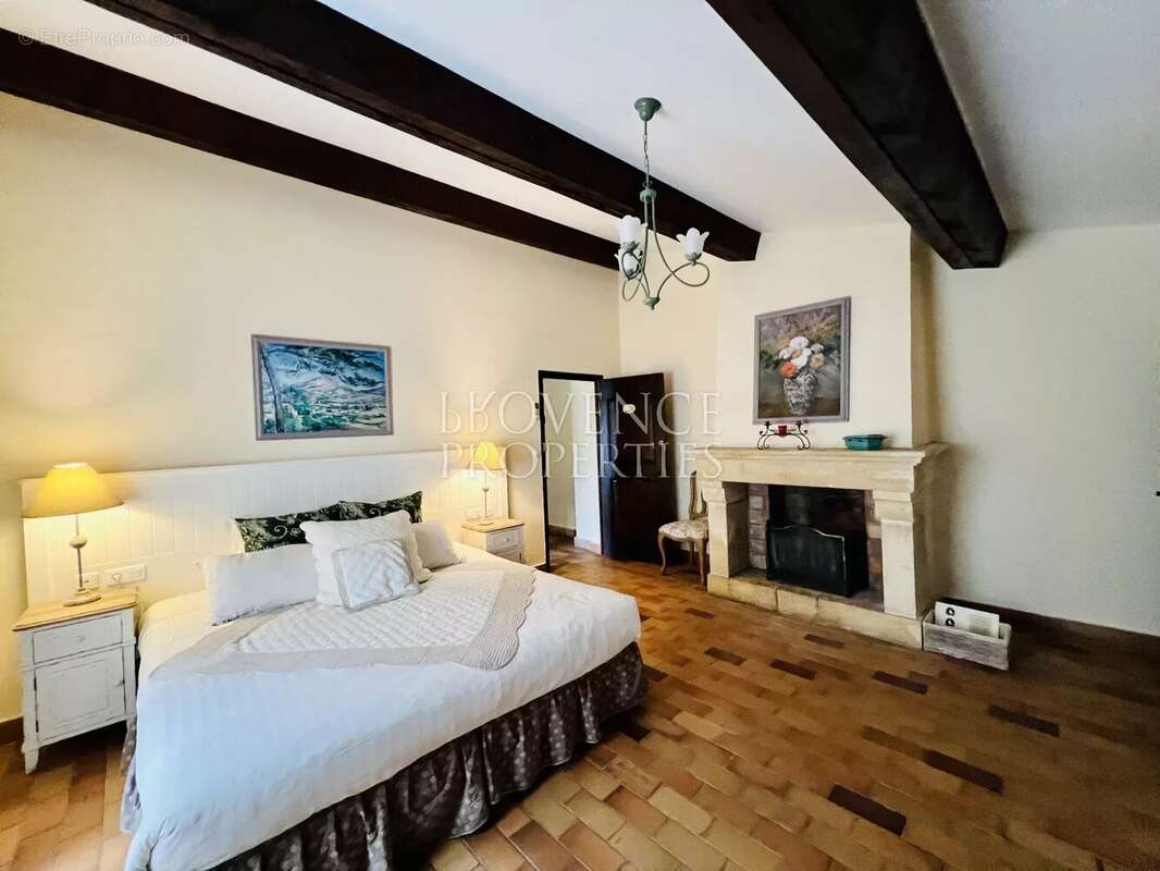 Maison à BESSE-SUR-ISSOLE