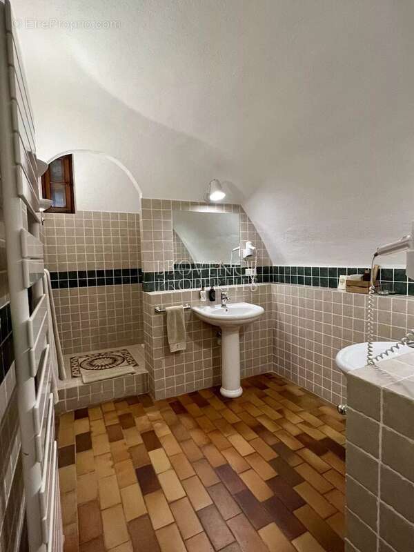 Maison à BESSE-SUR-ISSOLE