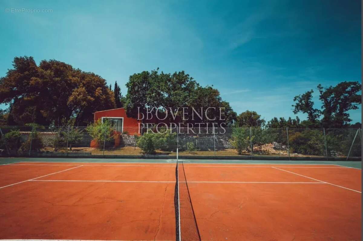 Maison à BESSE-SUR-ISSOLE