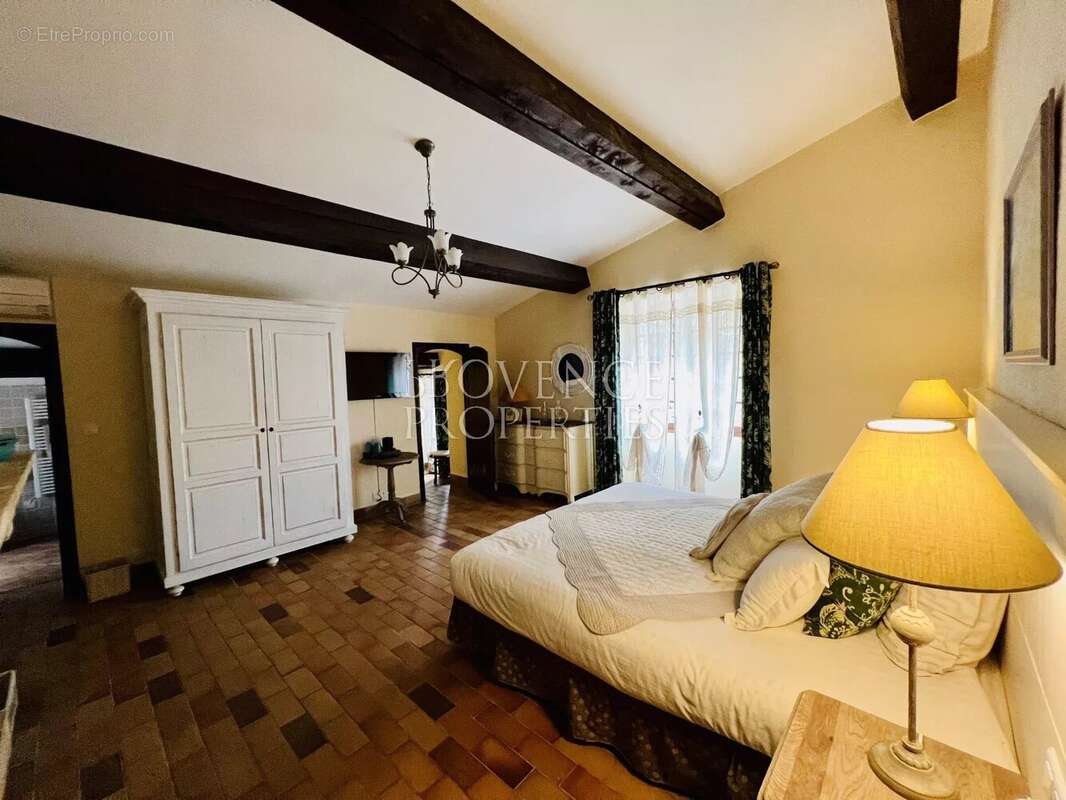 Maison à BESSE-SUR-ISSOLE