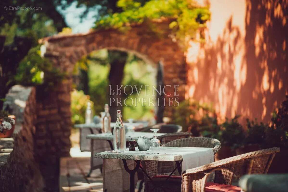 Maison à BESSE-SUR-ISSOLE