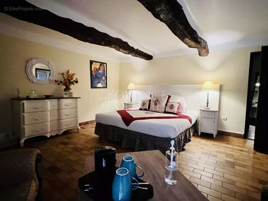 Maison à BESSE-SUR-ISSOLE