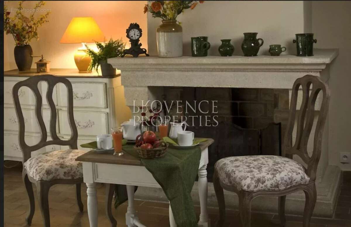 Maison à BESSE-SUR-ISSOLE