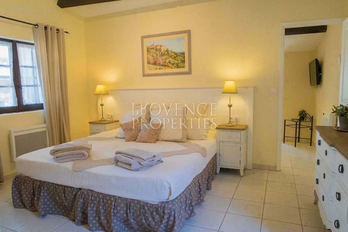 Maison à BESSE-SUR-ISSOLE