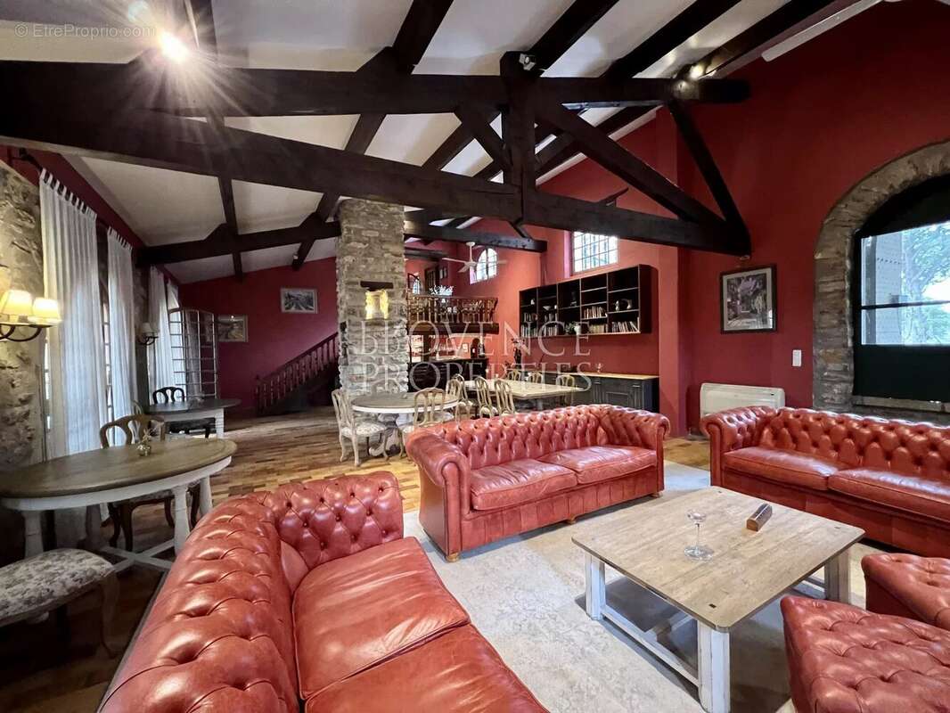 Maison à BESSE-SUR-ISSOLE