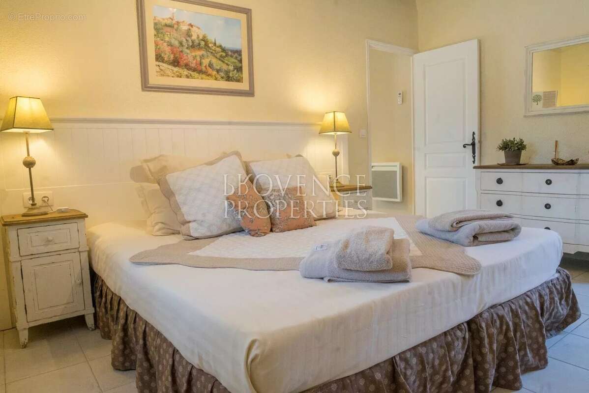 Maison à BESSE-SUR-ISSOLE