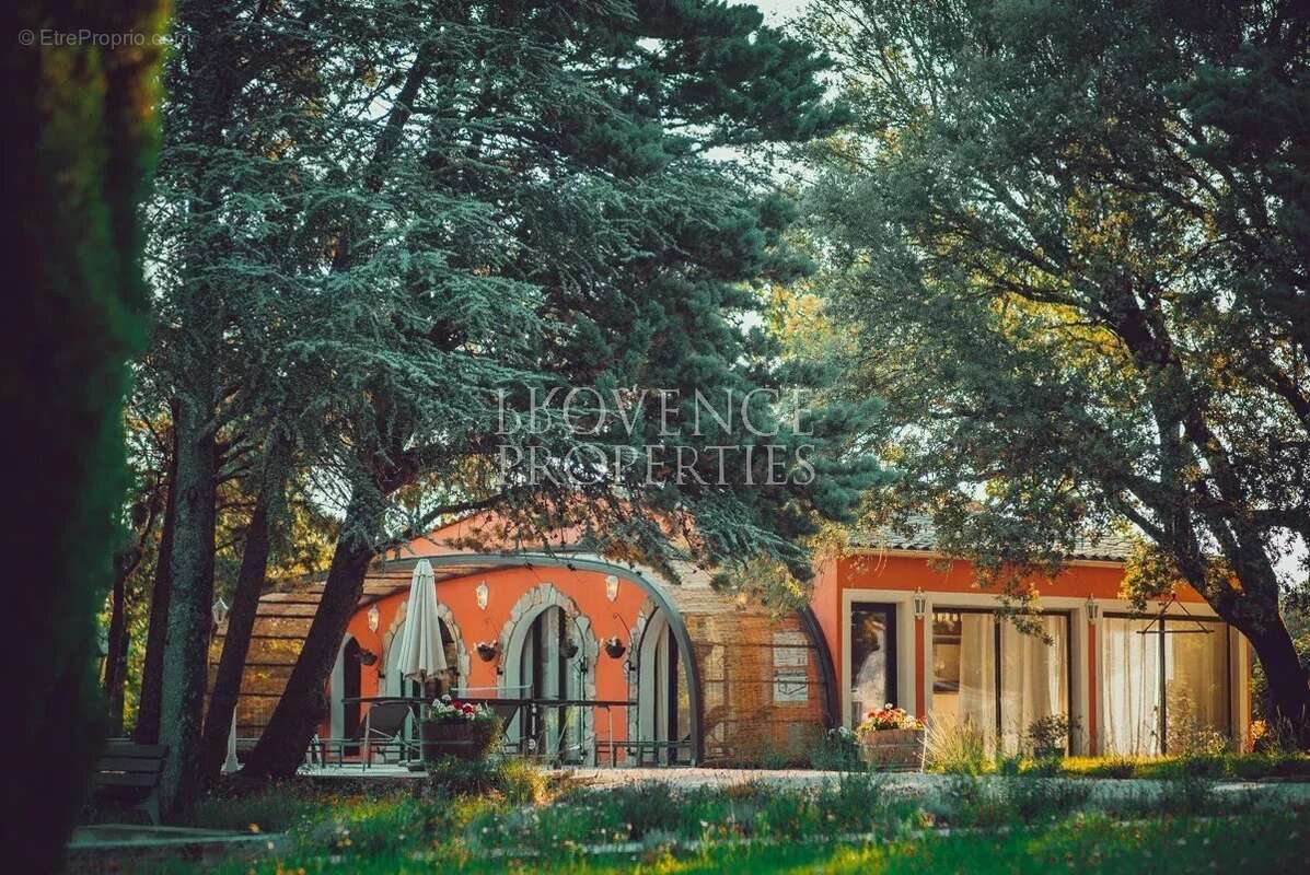 Maison à BESSE-SUR-ISSOLE