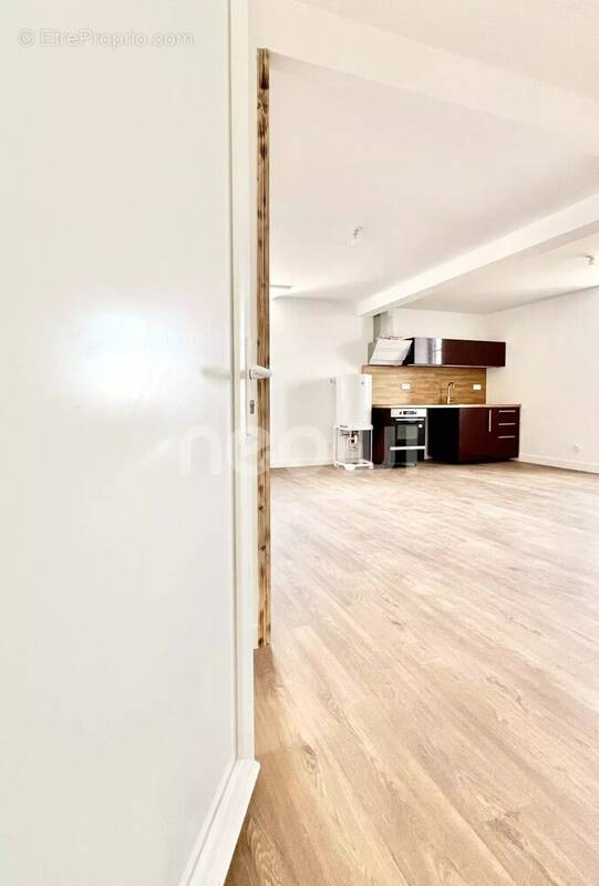 Appartement à COMBRONDE