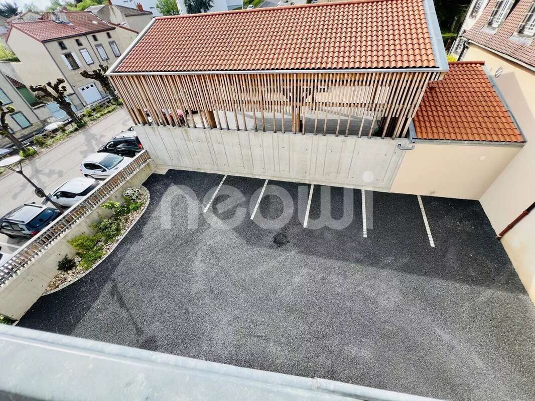 Appartement à COMBRONDE