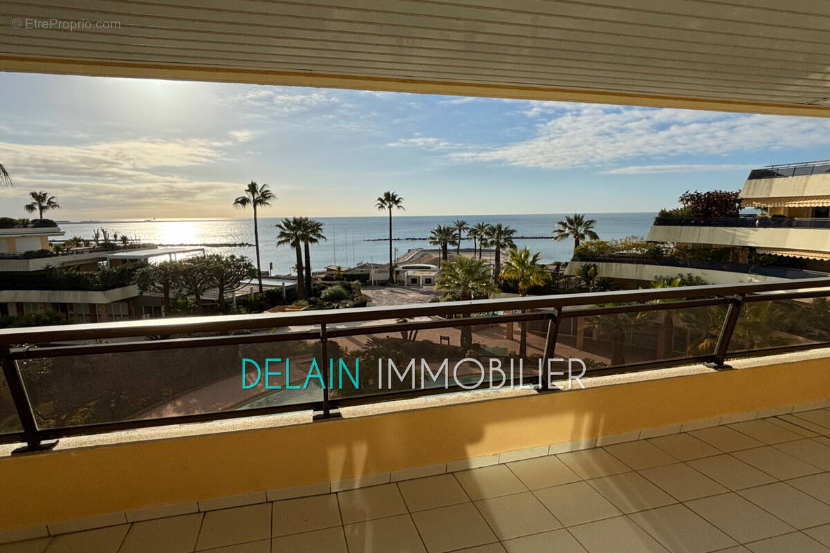 Appartement à SAINT-LAURENT-DU-VAR