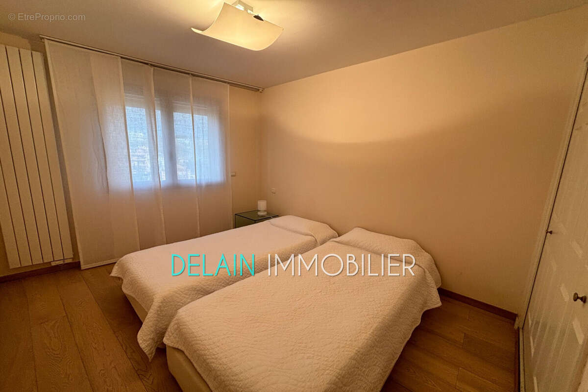 Appartement à SAINT-LAURENT-DU-VAR