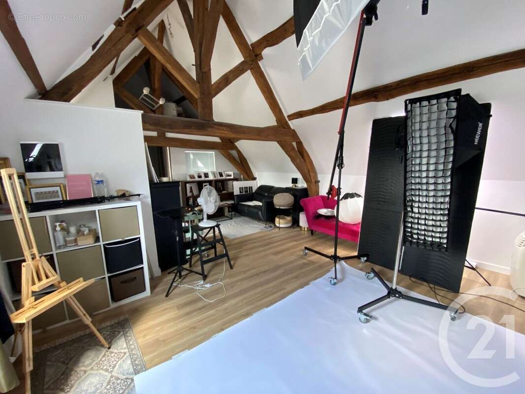 Autre à NANTEUIL-LE-HAUDOUIN