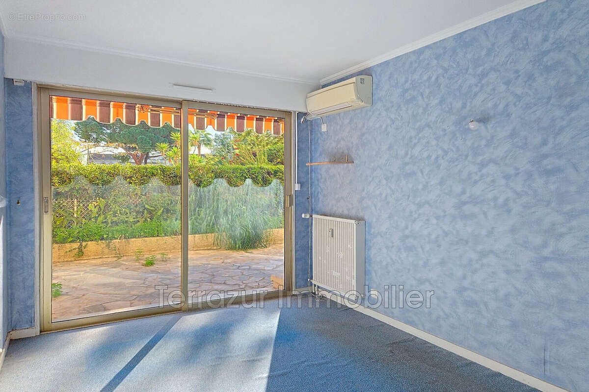 Appartement à VALLAURIS