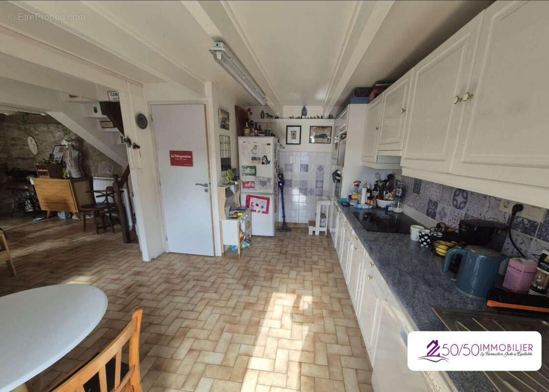 Maison à SAINT-FREGANT