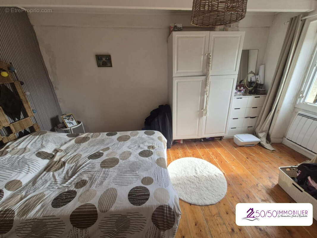 Maison à SAINT-FREGANT