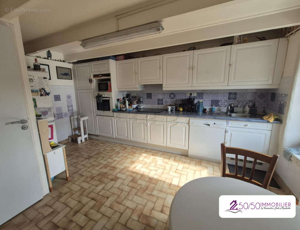 Maison à SAINT-FREGANT