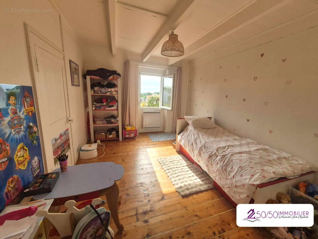 Maison à SAINT-FREGANT