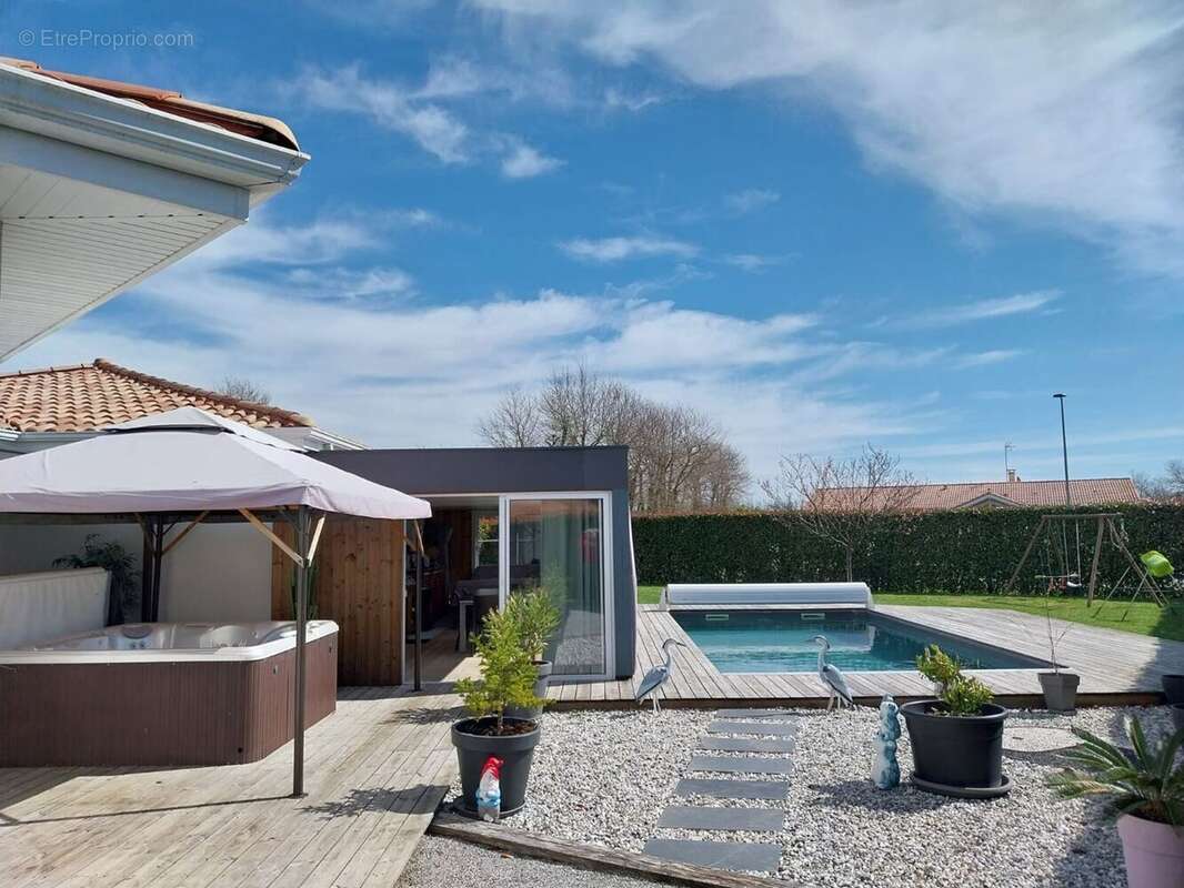 Maison à BELIN-BELIET