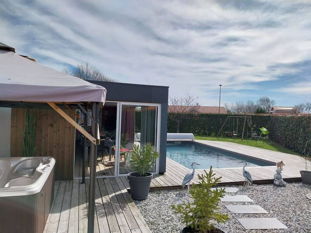 Maison à BELIN-BELIET