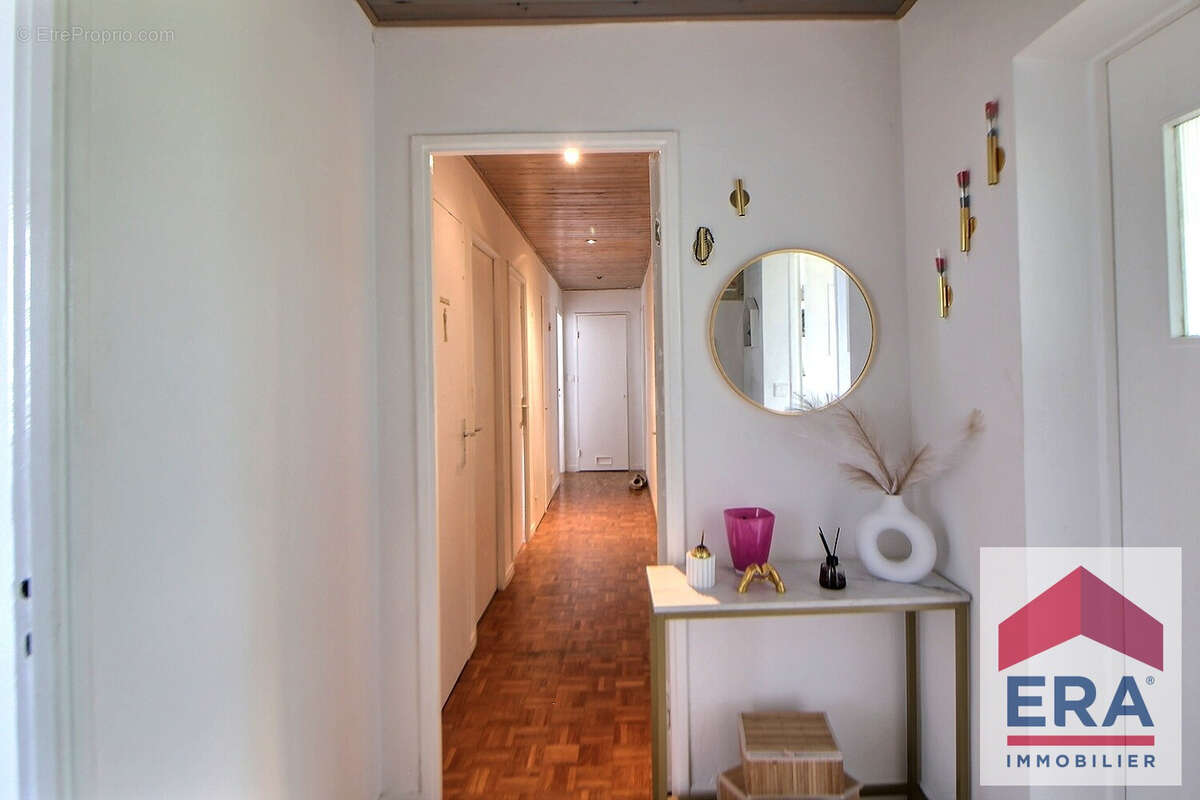 Appartement à PIERRELATTE