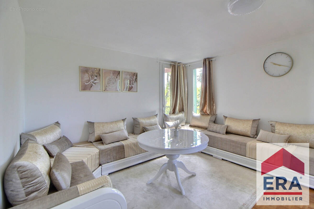 Appartement à PIERRELATTE