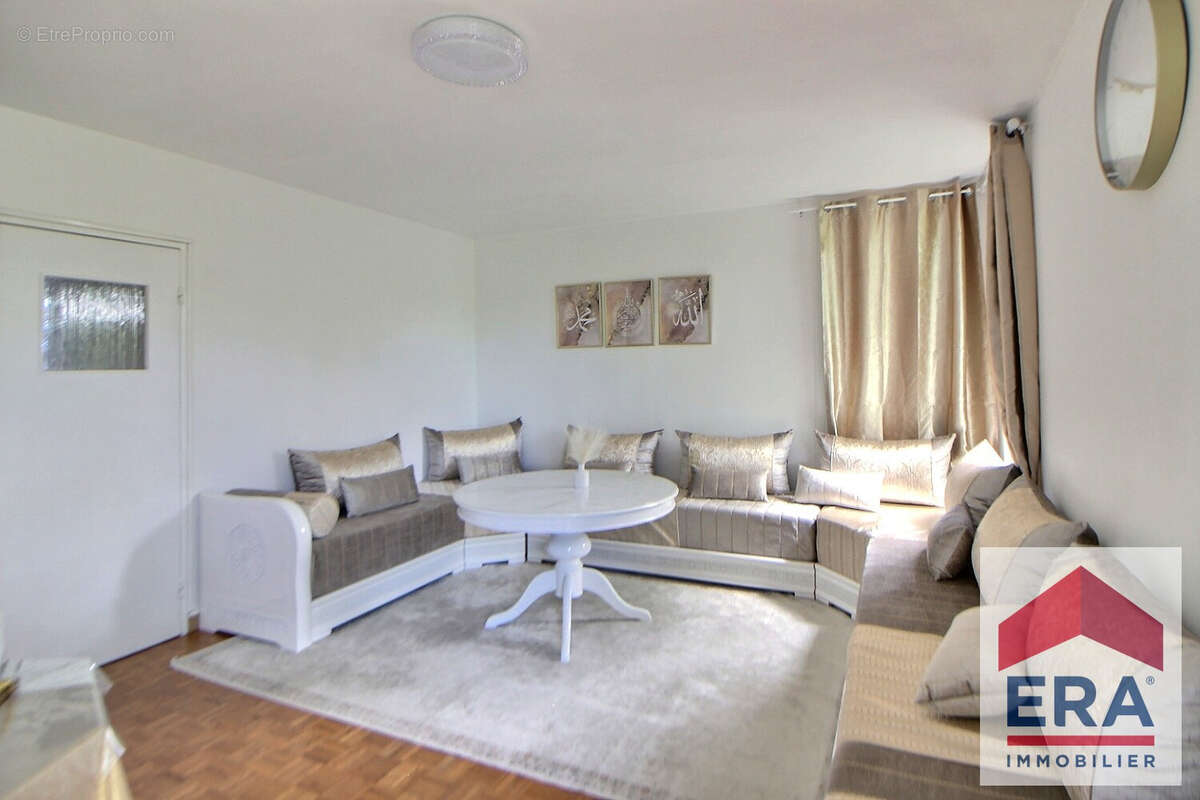 Appartement à PIERRELATTE