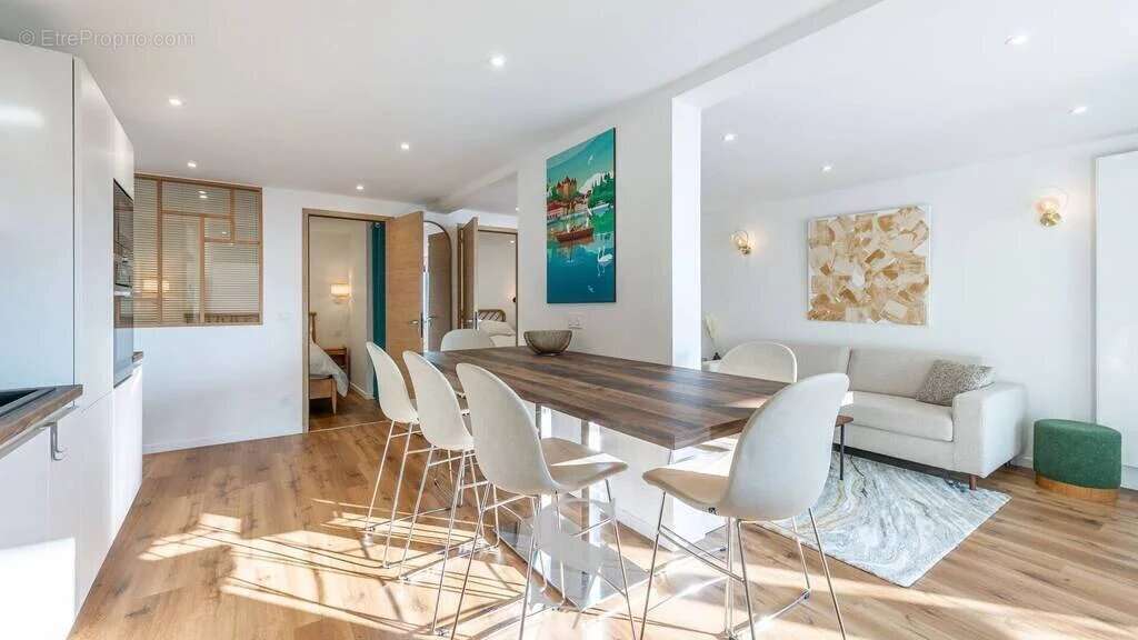 Appartement à VEYRIER-DU-LAC