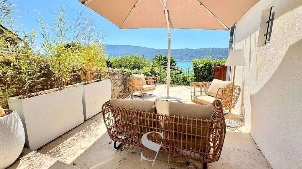 Appartement à VEYRIER-DU-LAC