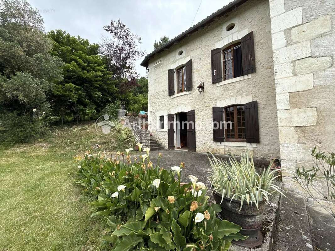 Maison à SAINT-ASTIER