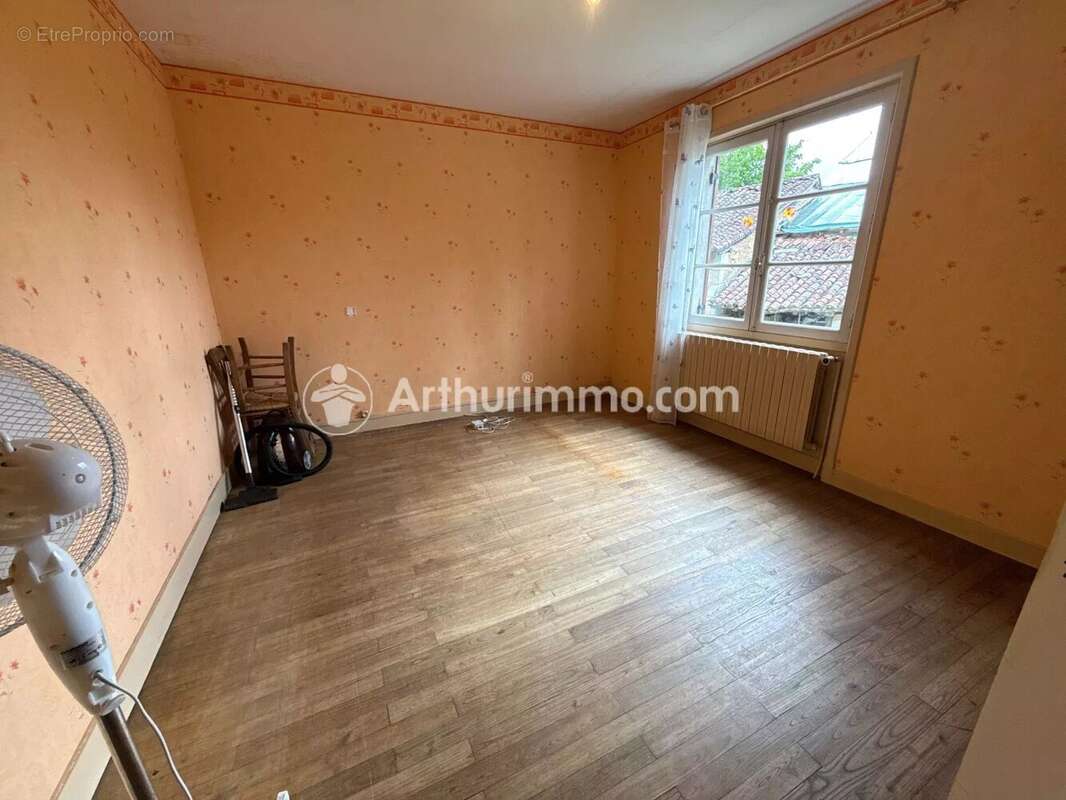 Maison à SAINT-ASTIER