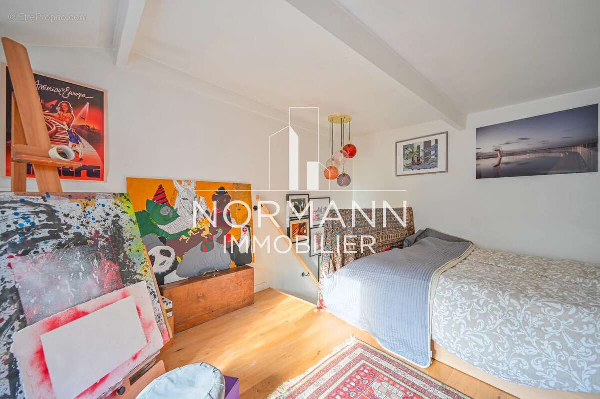 Appartement à NEUILLY-SUR-SEINE