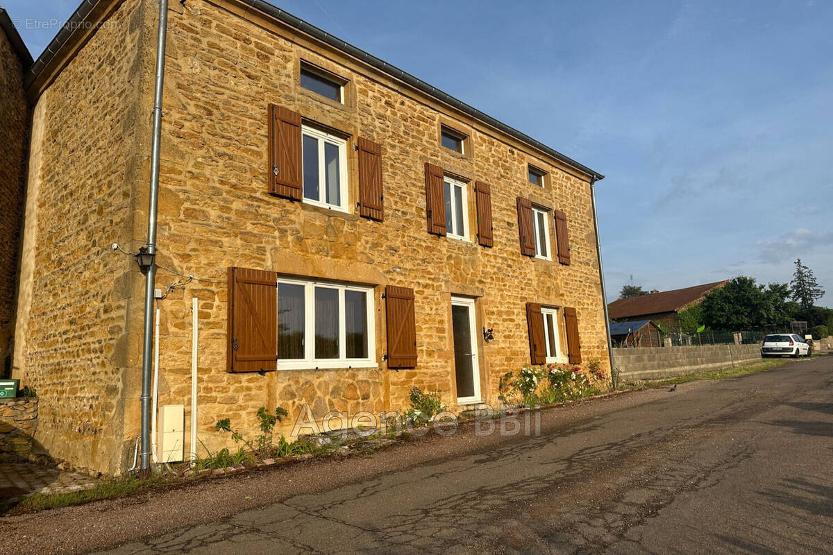 Maison à FLEURY-LA-MONTAGNE