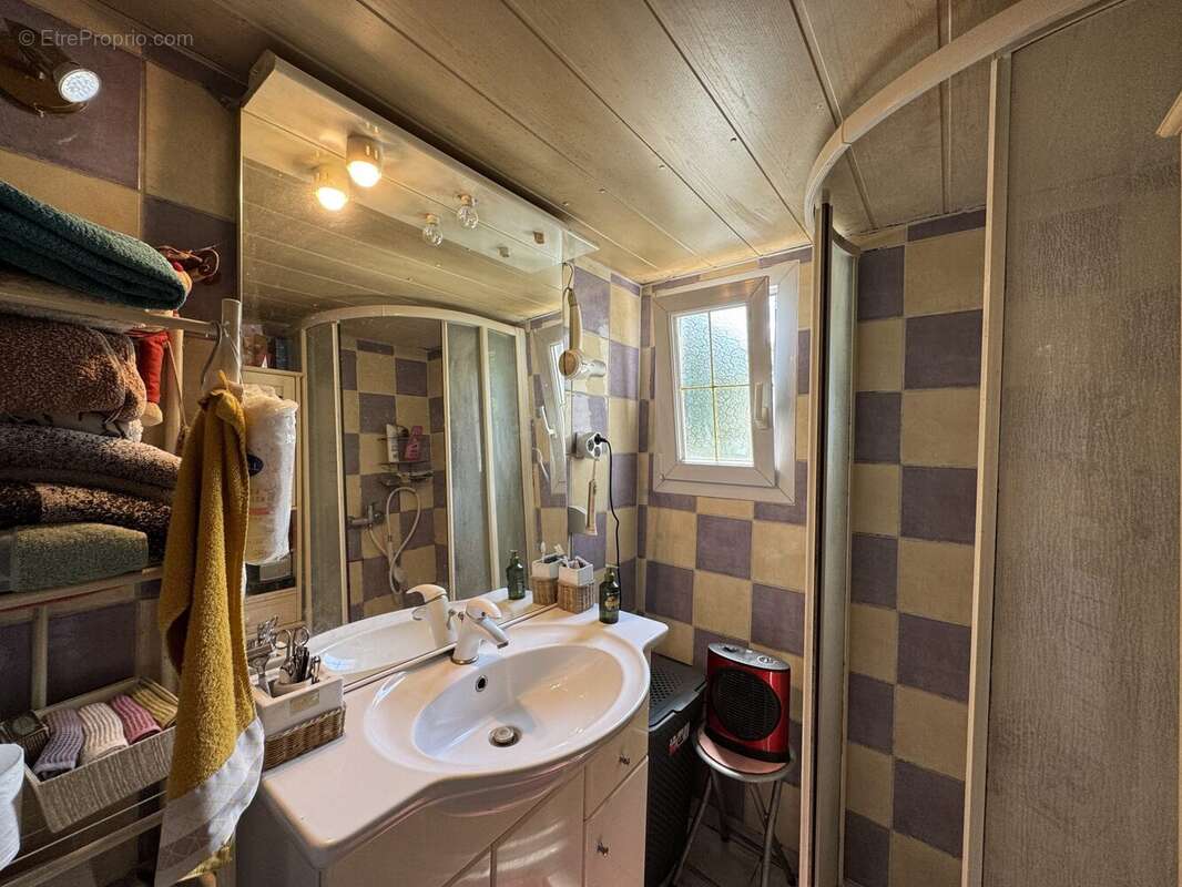 Maison à HONDOUVILLE