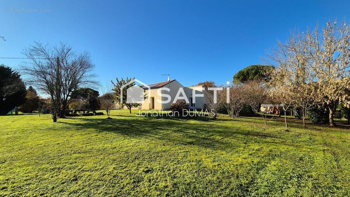 Photo 1 - Maison à ROQUEFORT