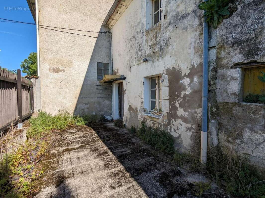 Photo 3 - Maison à SAINT-GERMAIN-DE-LA-RIVIERE