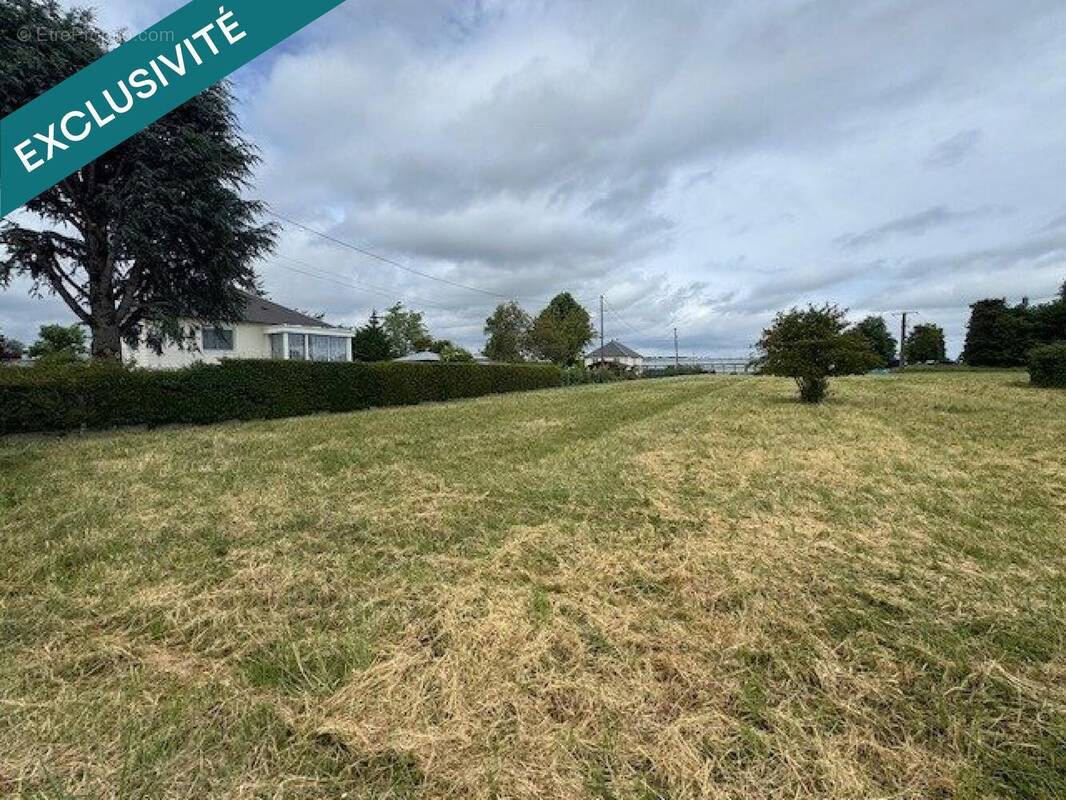 Photo 1 - Terrain à MONTRICHARD