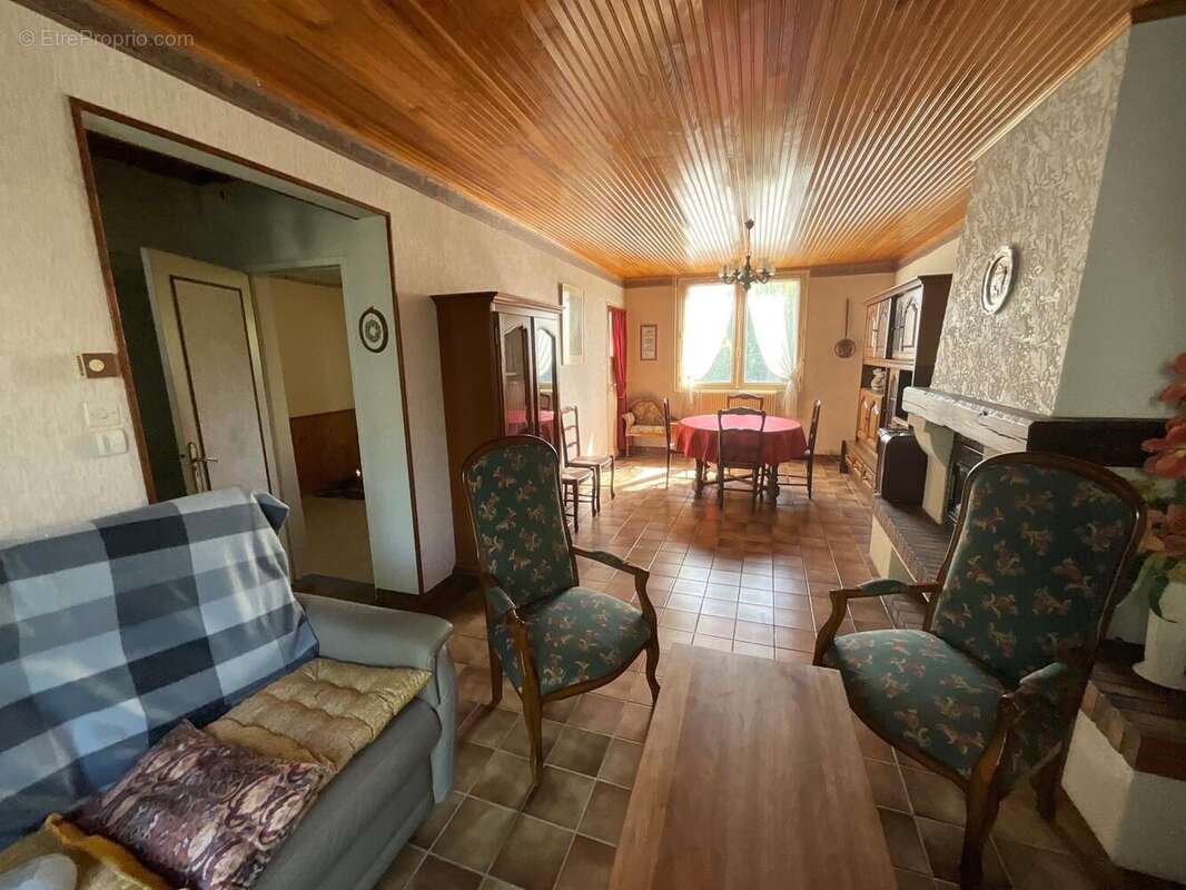 Photo 2 - Maison à MEHUN-SUR-YEVRE