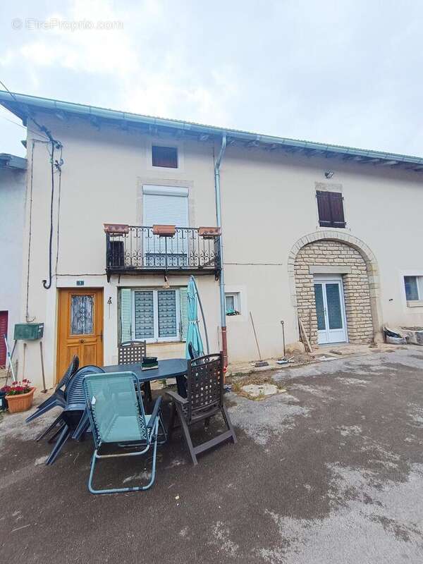 Photo 2 - Maison à SAINT-JULIEN