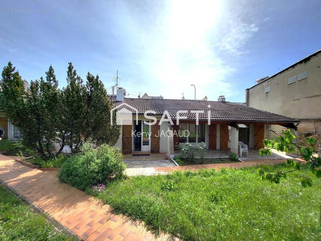 Photo 1 - Maison à POITIERS