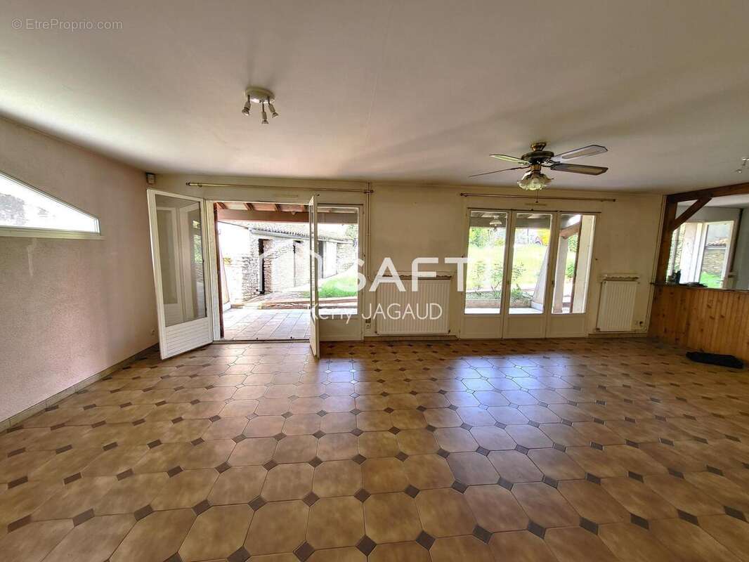 Photo 2 - Maison à POITIERS