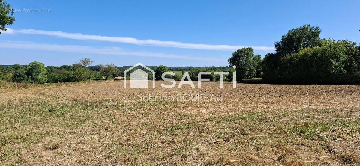 Photo 1 - Terrain à PARTHENAY