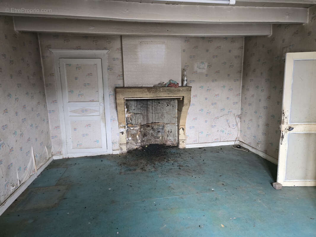 Maison à POURU-AUX-BOIS