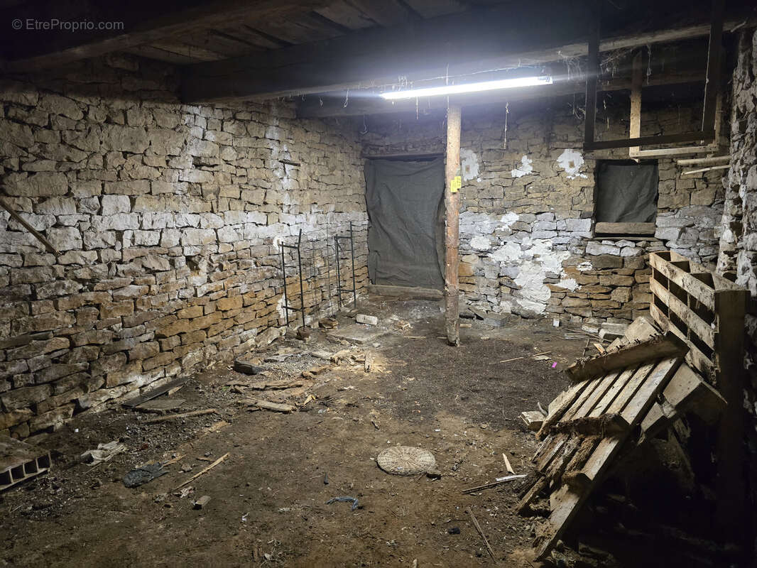 Maison à POURU-AUX-BOIS